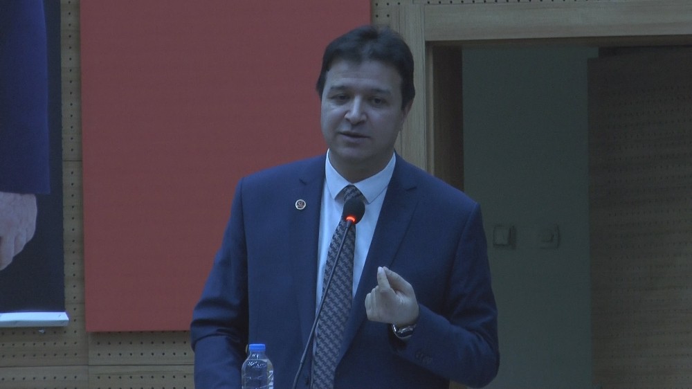 Mahmut Arıkan: "Hükümet deprem hadisesini kapatmak için elinden geleni yapıyor" 