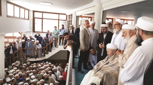 Mahmut Efendi ihvan ile bir arada