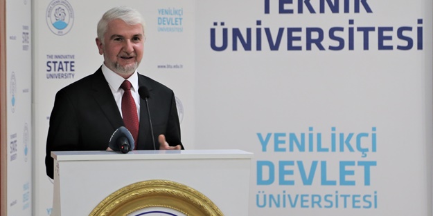 Mahmut Faruk Akşit: Dünya Türkiye'den satın alıyor