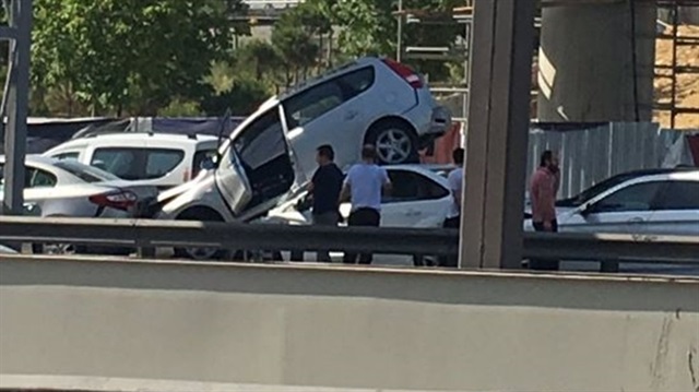 Mahmutbey Gişeler'de zincirleme kaza meydana geldi