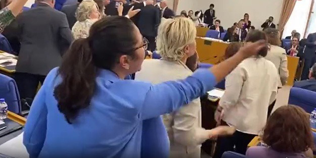 Mahra Melin Pınar'ın acılı annesine CHP, DEM ve TİP'li vekillerden insanlık dışı saldırı! İşte utanç görüntüleri