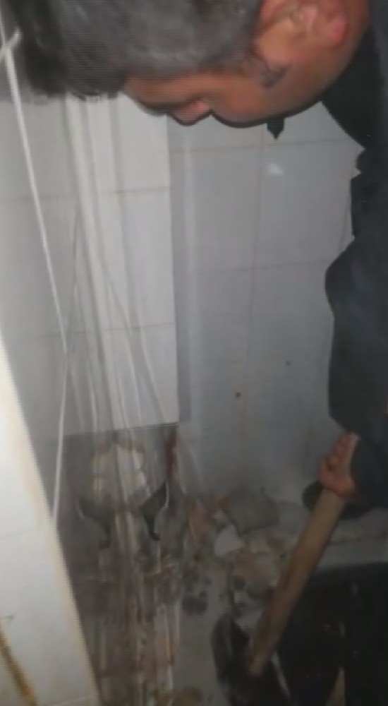 Mahsur kalan yavru kedi, itfaiyenin operasyonuyla kurtarıldı 