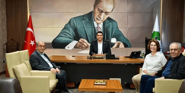 Makam odasının ilk ve son haline dikkat! M. Kemal'in arkasına sığınan CHP'li duvara tosladı