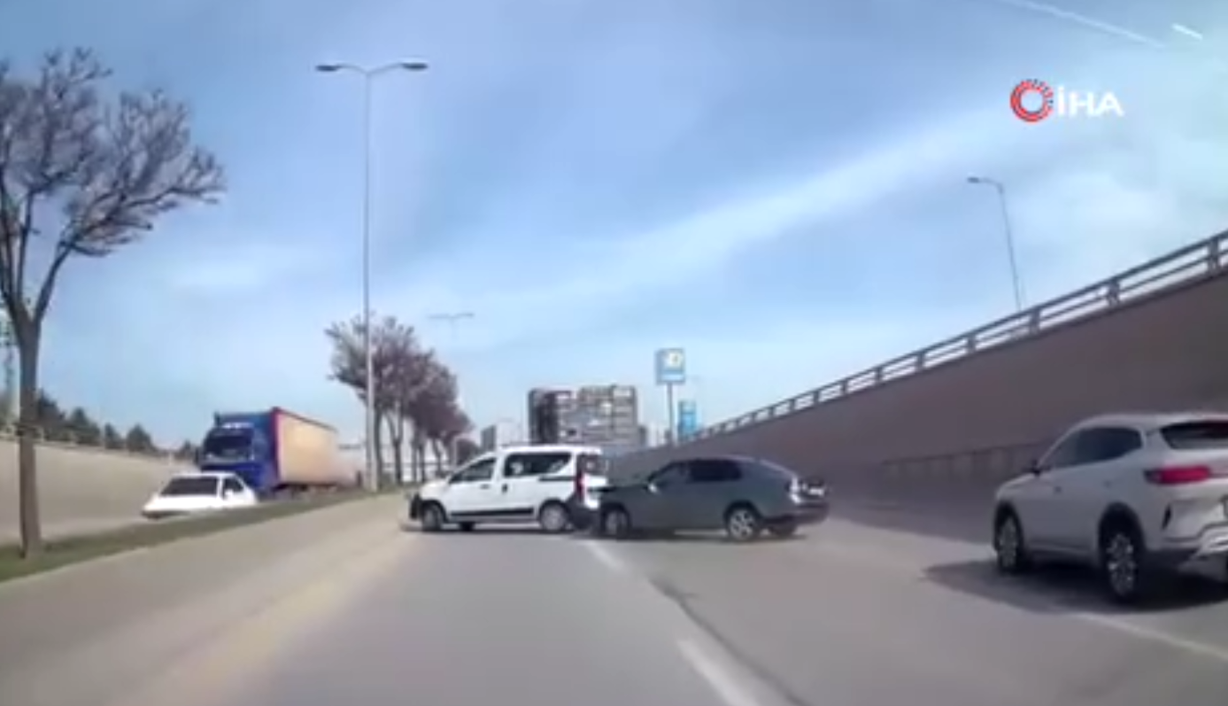 Makas atarken kazaya sebep oldu... O anlar kamerada