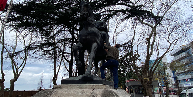 'Mal’a zarar verme cezası! İsmet İnönü heykeli alkol mağduru