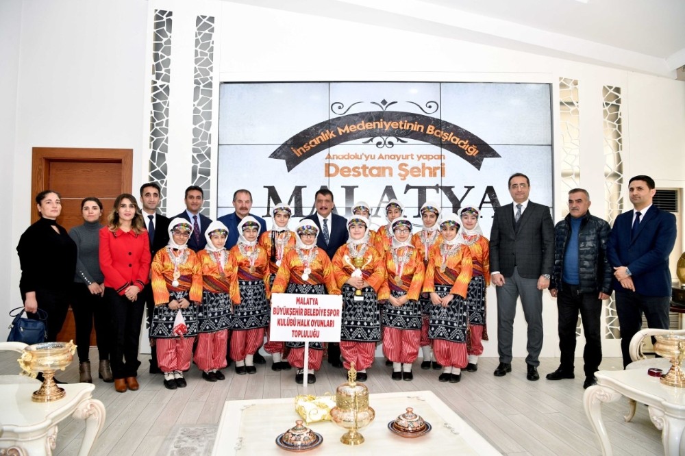 Malatya birincisi ekibe Başkan Gürkan’dan hediye 