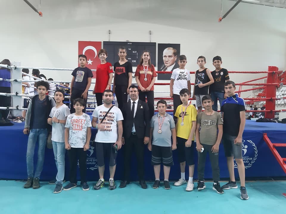 Malatya sporcular muaythai şampiyonasında 5 madalya aldı 