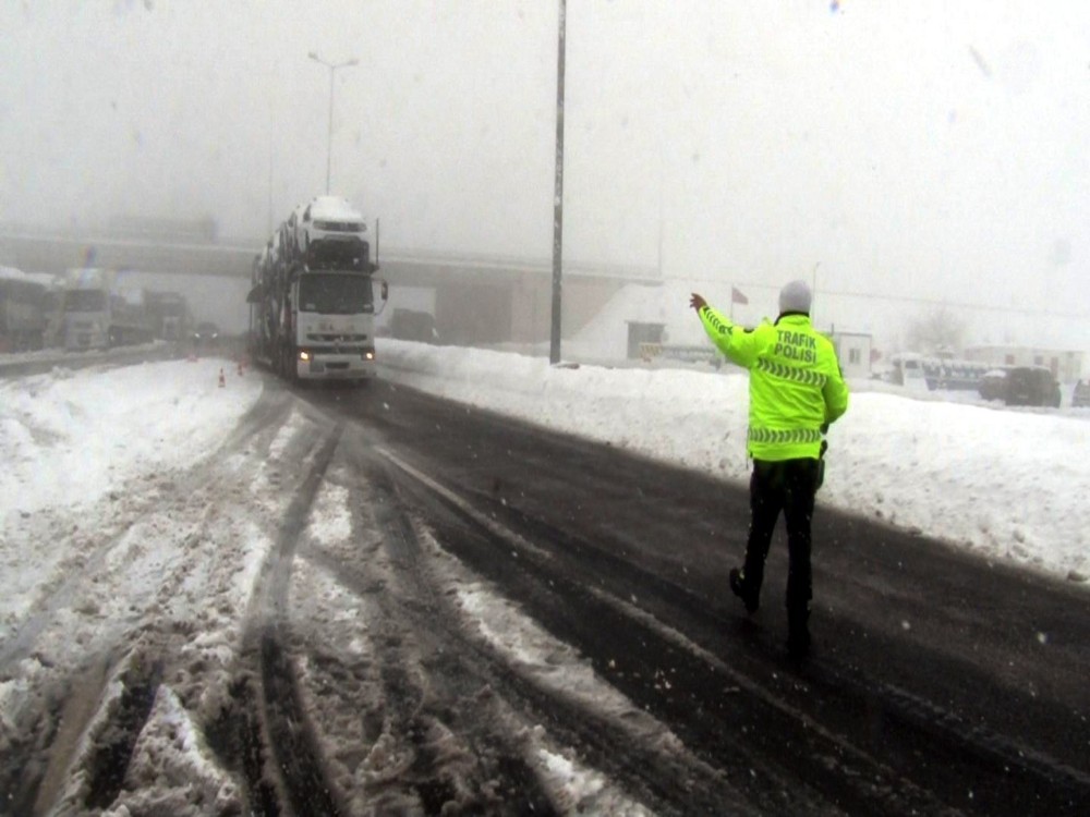 Malatya yolu tır trafiğine kapatıldı 