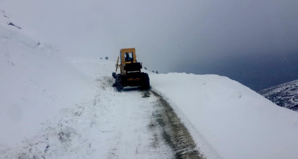 Malatya’da 15 kırsal mahalle yolu kardan kapandı 