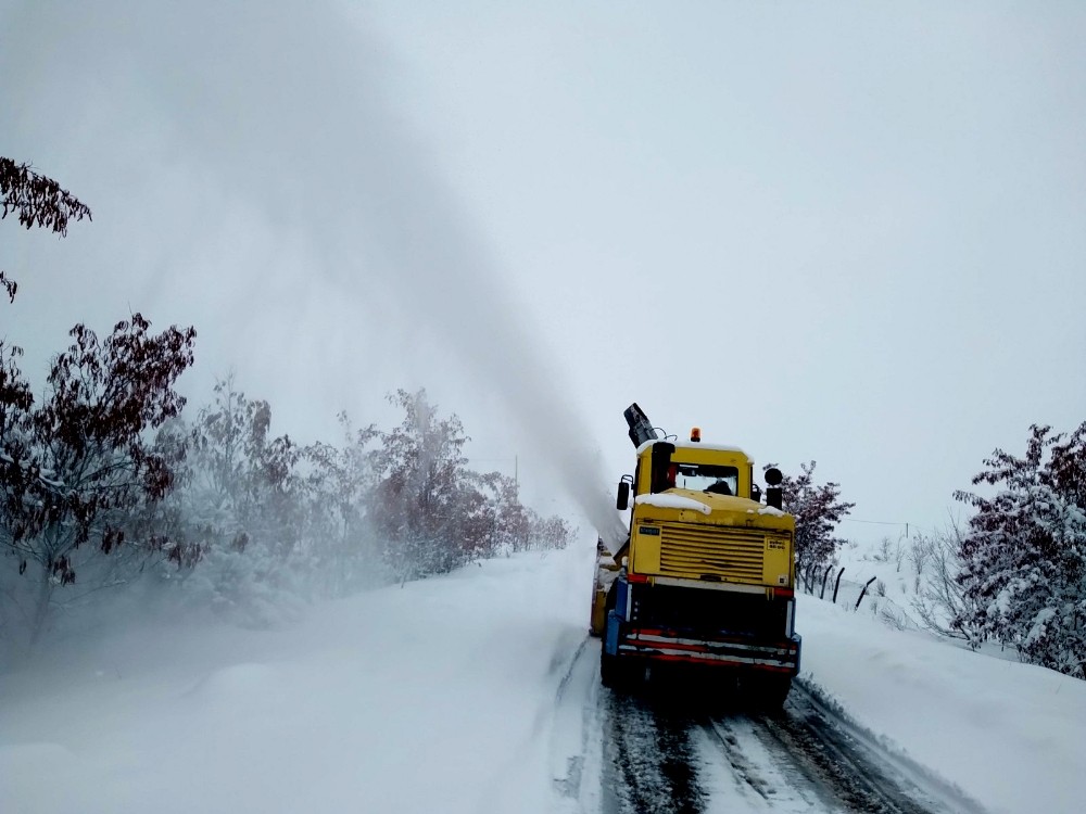 Malatya’da 15 mahalle yolu kardan dolayı ulaşıma kapalı 