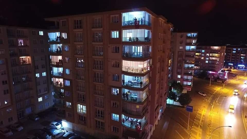 Malatya’da 23 Nisan coşkusu evlerde yaşandı 