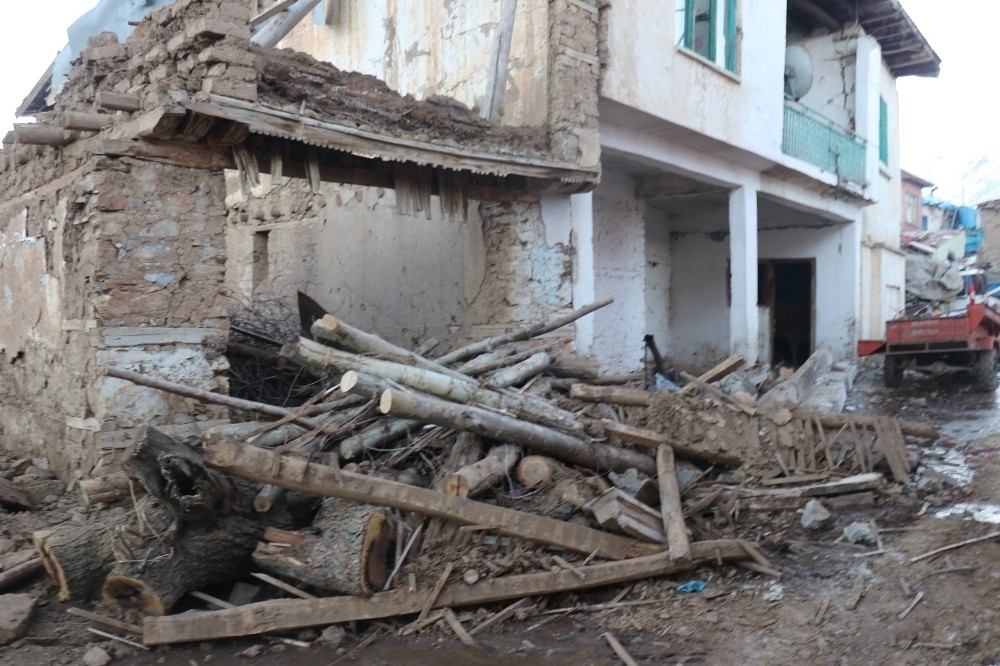 Malatya’da 5 bin 950 deprem çadırı kuruldu 