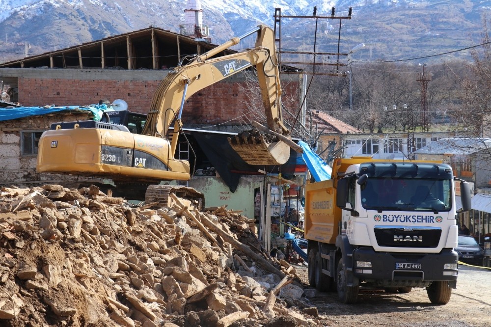 Malatya’da acil yıkılacak 20 bina bulunuyor 