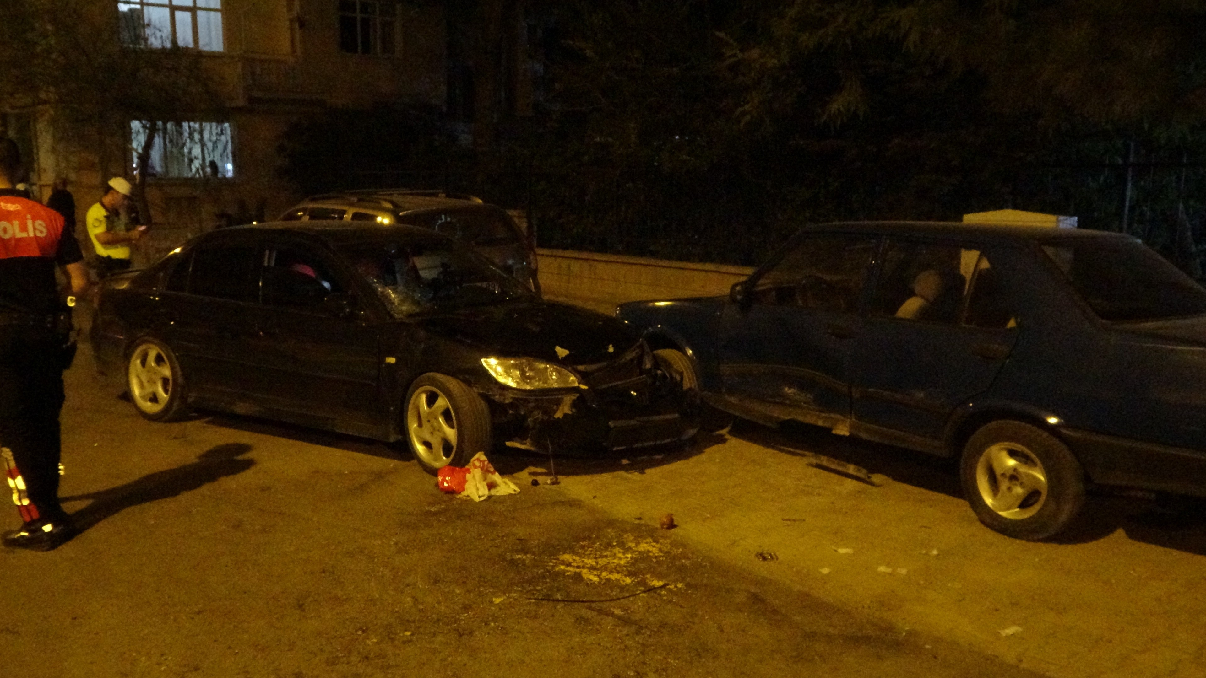 Malatya'da alkollü sürücü kaldırımda yürüyenlerin arasına daldı: 5 yaralı