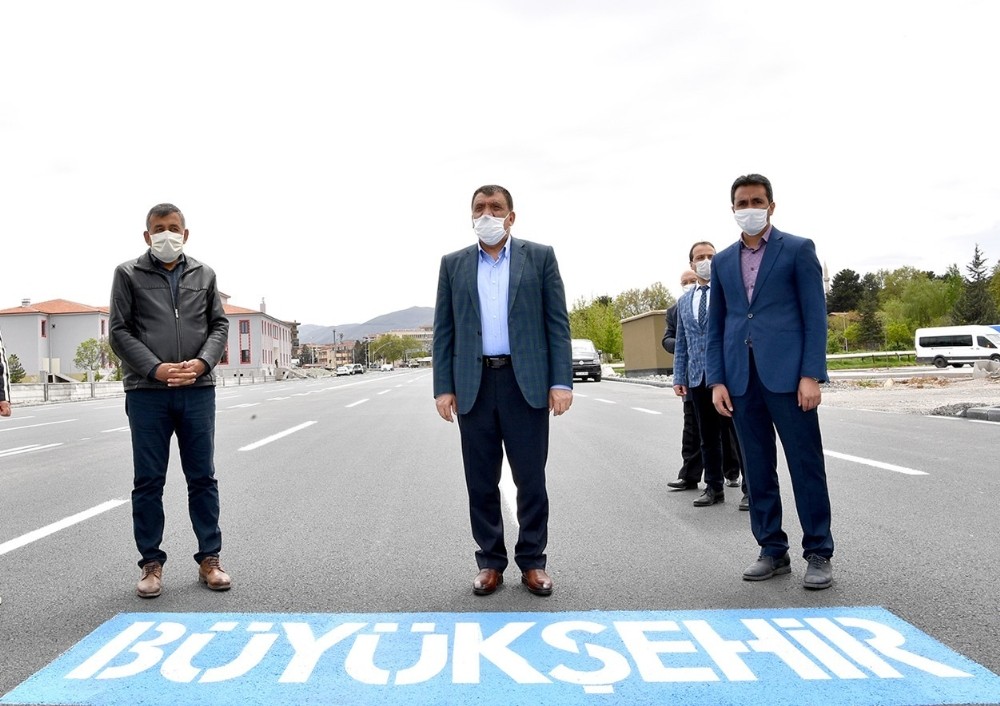 Malatya’da Alparslan Türkeş Bulvarı yeniden asfaltlandı 