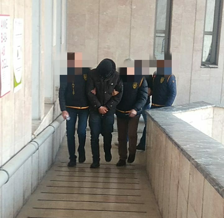 Malatya’da boş evlere dadanan hırsızlar yakayı ele verdi 