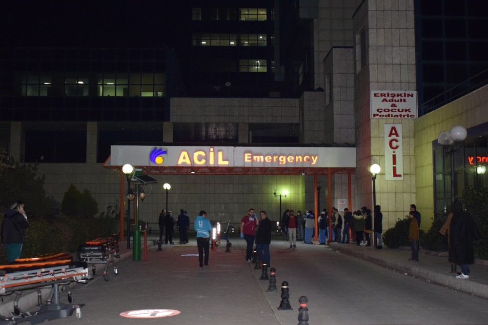 Malatya’da cinayet soruşturması yürüten 3 asker siyanür zehirlenmesi şüphesiyle hastaneye kaldırıldı 