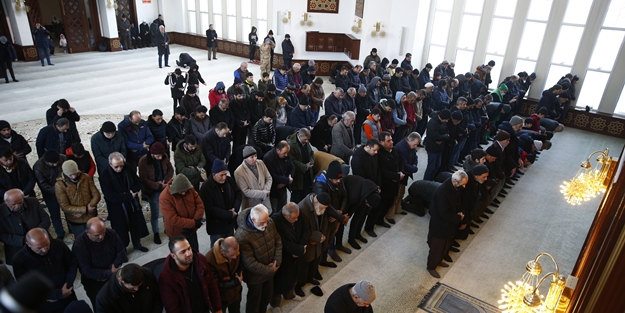 Malatya'da cuma namazı sırasında artçı sarsıntı