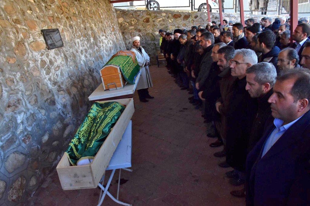 Malatya'da depremde ölen 4 vatandaş toprağa verildi