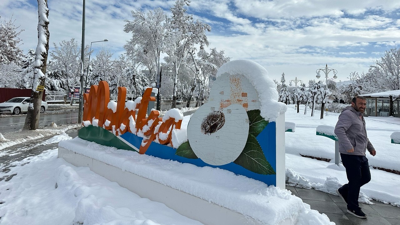 Malatya’da eğitime kar engeli!