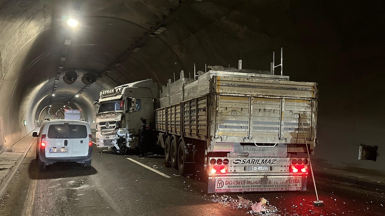 Malatya'da Erkenek Tüneli'nde trafik kazası: 1 yaralı
