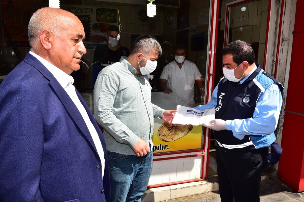 Malatya’da fırıncılara maske dağıtıldı 