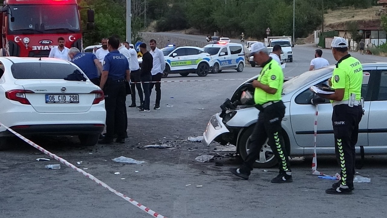 Malatya’da iki otomobil çarpıştı: 11 yaralı