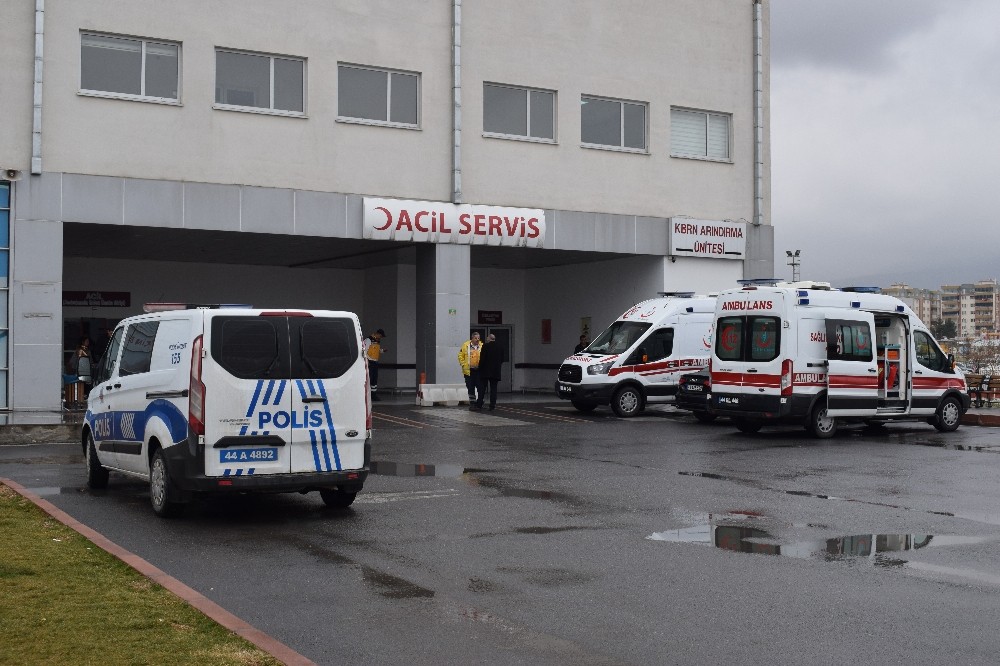Malatya’da iki otomobil çarpıştı: 4 yaralı 