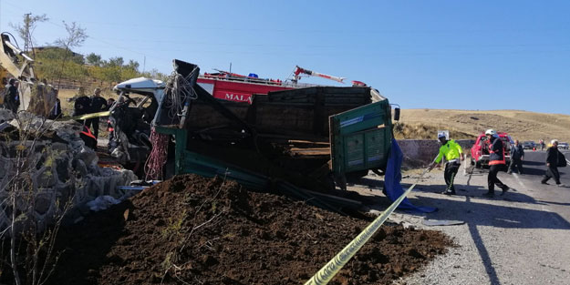 Malatya'da kamyonet devrildi: 1 ölü, 1 yaralı