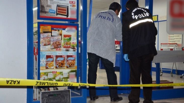 Malatya'da kar maskeli market soygunu