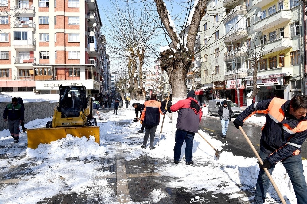 Malatya’da karla mücadele çalışması 