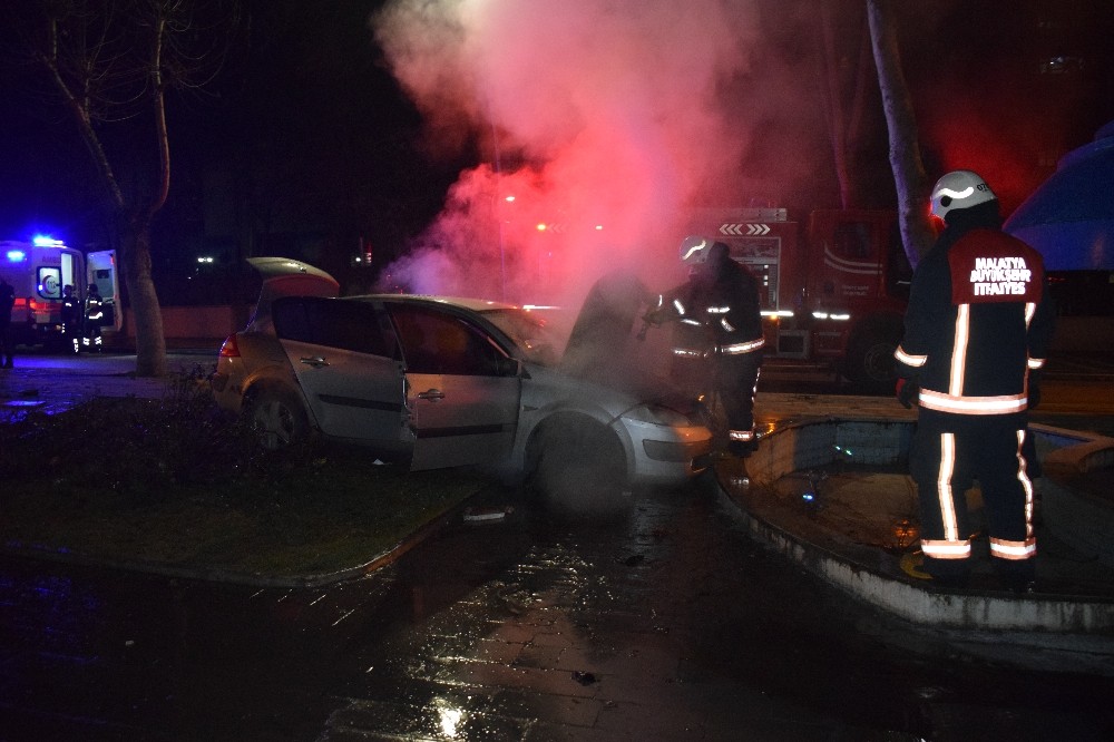 Malatya’da kaza yapan otomobil yandı: 4 yaralı 