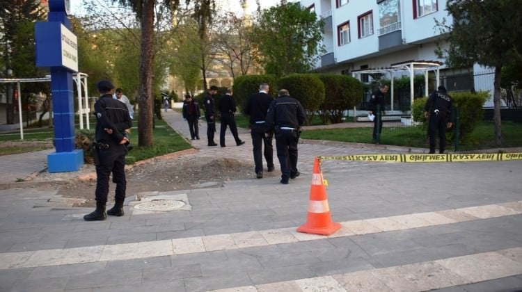 Malatya'da öz kızına kurşun yağdırdı!