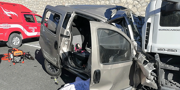 Malatya'da tır aracı biçti! 3 kişi öldü