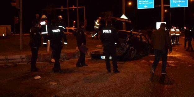 Malatya'da TIR otomobili biçti