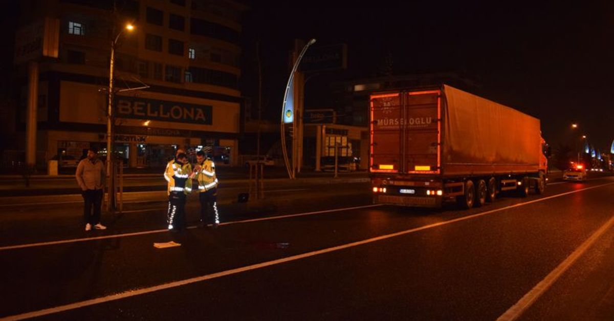 Malatya'da TIR'ın çarptığı genç hayatını kaybetti