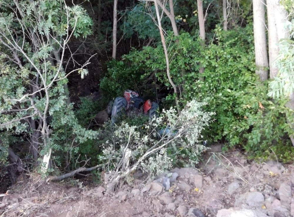 Malatya’da traktör dereye uçtu: 1 ölü 
