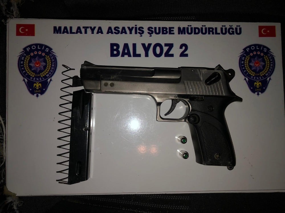 Malatya’da uyuşturucu ve silah ele geçirildi 