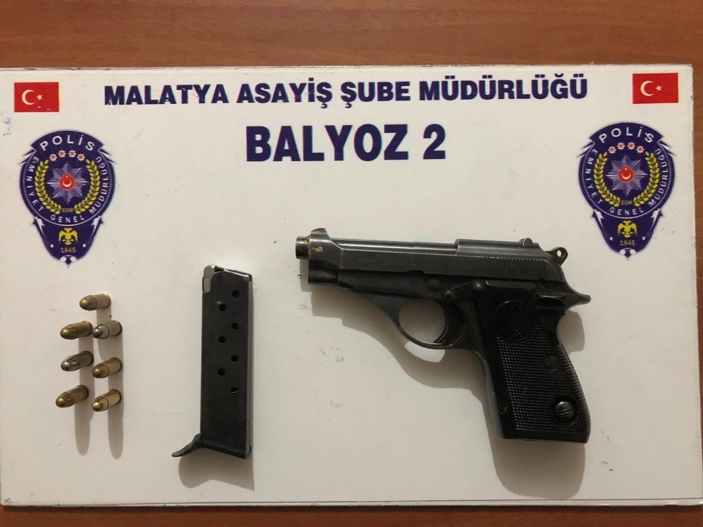 Malatya’da uyuşturucu ve silah ele geçirildi 