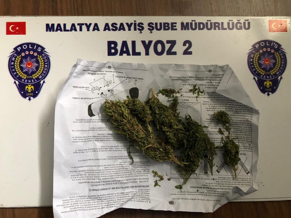 Malatya’da uyuşturucu ve silahlar ele geçirildi 