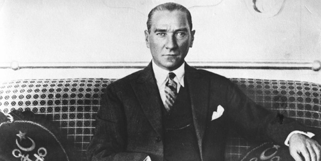 Malatya'daki Mustafa Kemal heykeli ayıbında sorumluluktan kaçan kaçana!