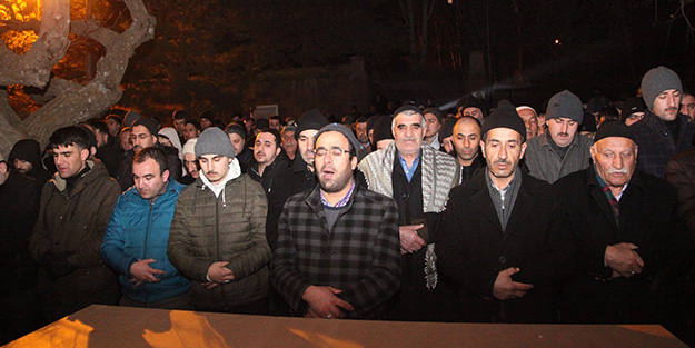 Malatya'daki son depremde enkazda kalarak hayatını kaybeden genç toprağa verildi