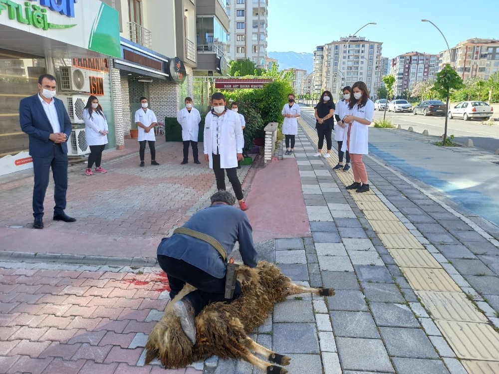 Malatyalı kuaförler işbaşı yaptı 
