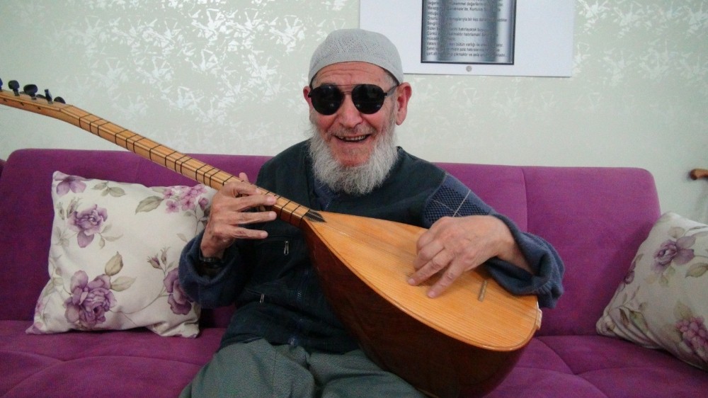Malatyalı âmâ ozandan Diyarbakır anneleri için özel beste 