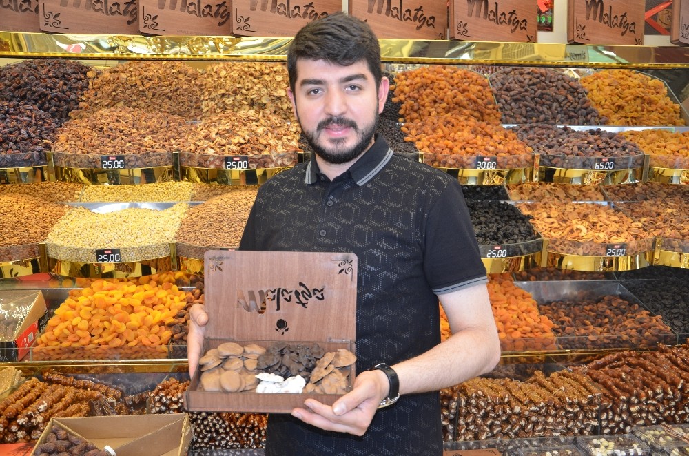 Malatyalının bayram şekeri de kayısıdan 