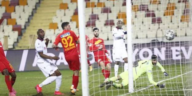 Malatyaspor'da futbolcular kazan kaldırdı!