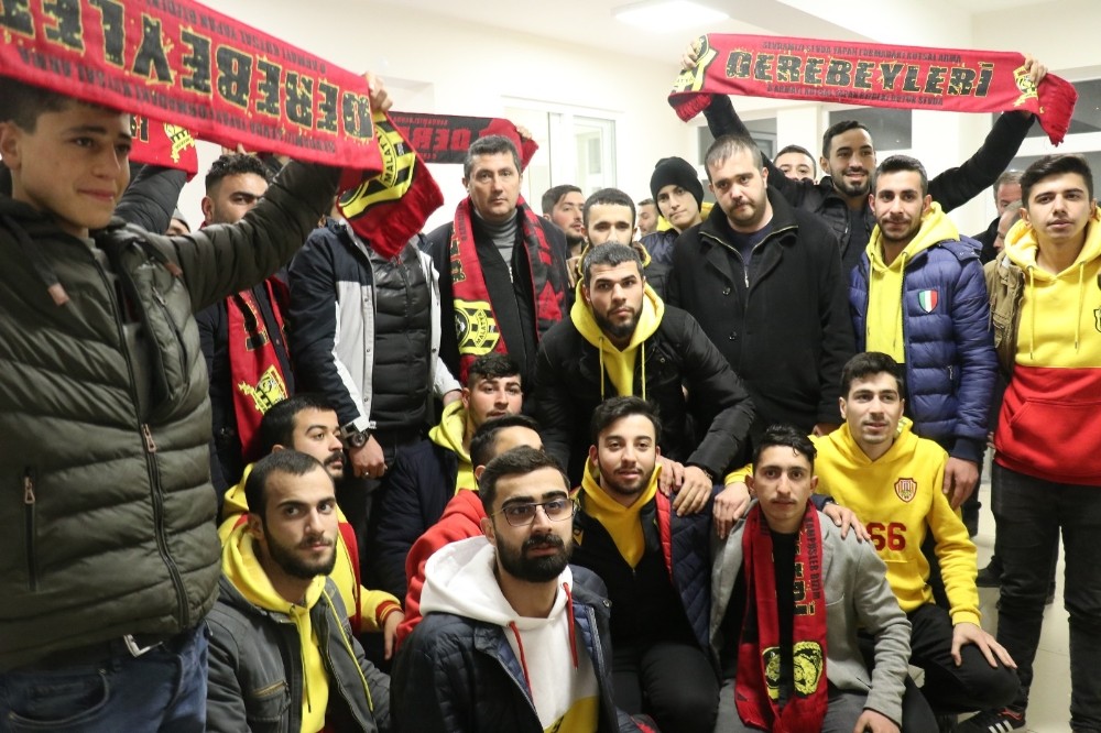 Malatyasporlu taraftarlar depremzedeleri unutmadı 