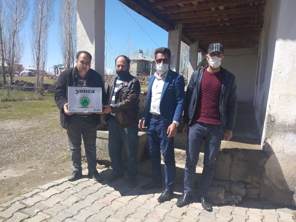 Malazgirt’te ihtiyaç sahiplerine erzak yardımı 