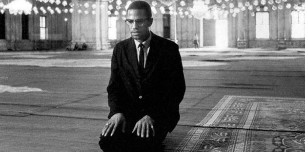 Malcolm X rahmetle anılıyor