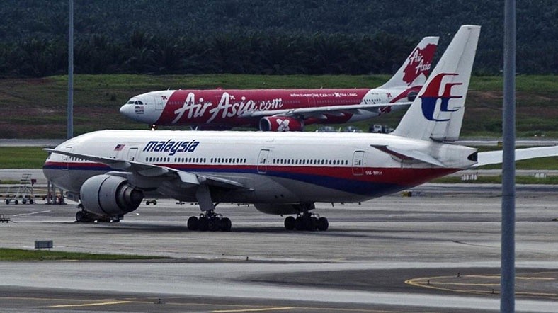Malezya uçağından haber yok